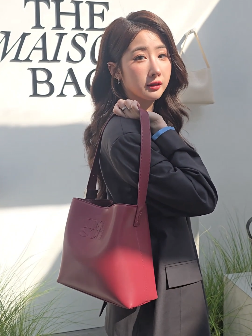 โยโกะ,เฟย์-เมษ์,ซัน-ปูน  ร่วมเปิดตัว 'The Maison Bag' กระเป๋าใบแรกของแบรนด์ maisonKEEPS สะท้อนตัวตนของคนแต่ละคาแรคเตอร์ แต่ไม่ว่าจะสไตล์ไหนก็สะท้อนความมั่นใจในแบบของตัวเอง  #yokoapasra  #faymay  #ฮาซันปูน  #TheMaisonBag #maisonKEEPS 