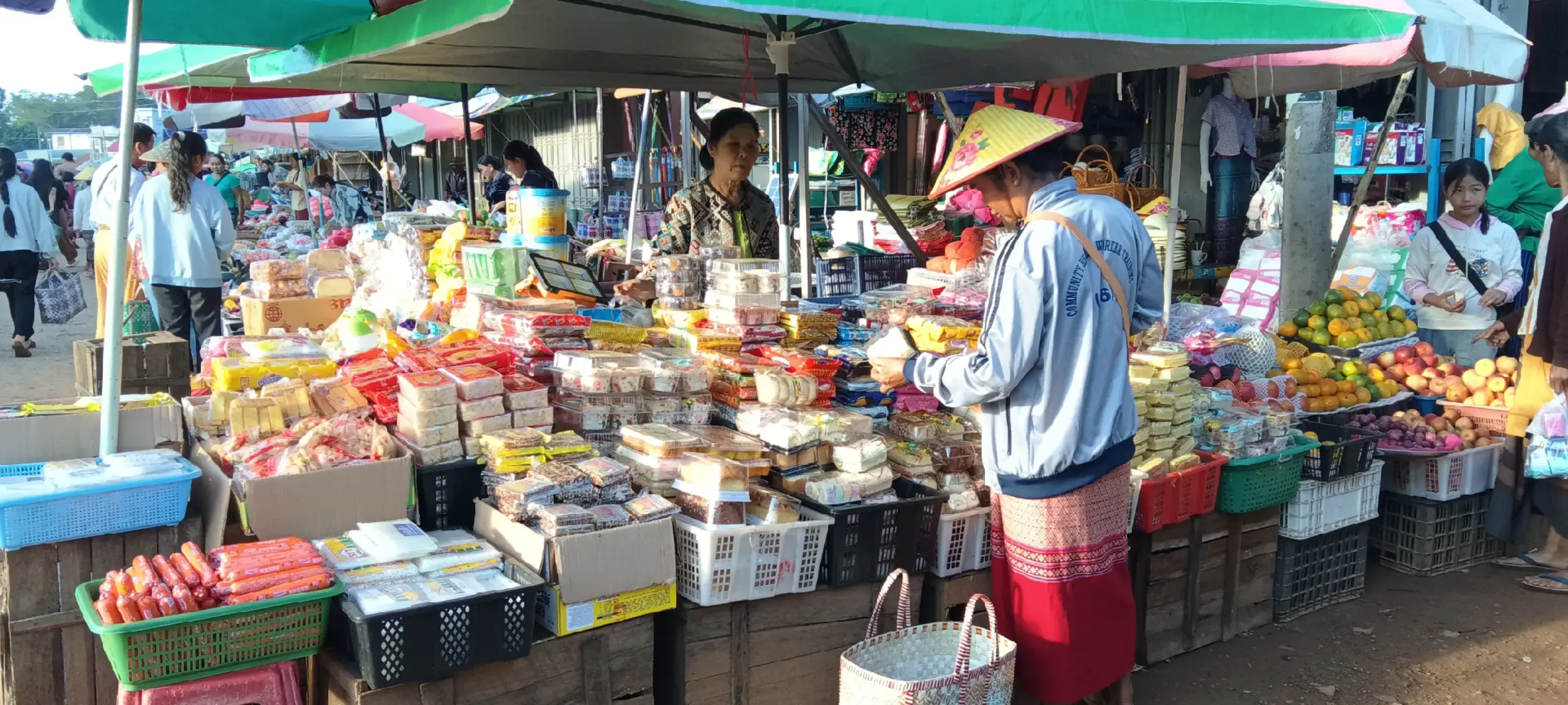 Thae Su မုန့်ဆိုင်(ဒုတိယဆိုင်) စျေးဝင်ပေါက်ရှေ့တည့်တည့် ပါရှင်🥰 လပြည့် လကွယ် ပတ်တိုင်း ၂ဆိုင်လုံးပိတ်ပါတယ်ရှင်😘 #onthisday #flypシ #capcut #tiktoknews #foryoupageofficiall 