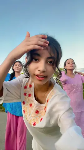 Ice-cream khaoulngii.. 💗😉 #dance  #trio  #foryou  #trending  #support 