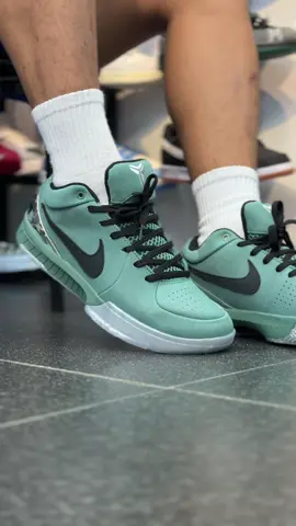 Kobe 4 ‘Girl Dad’ 💵     Instagram: @theshoeemporium27 Facebook: The Shoe Emporium  #kobe4 #kobe4protro #basketballtiktok #basketballshoes #kobe4protrogirldad 