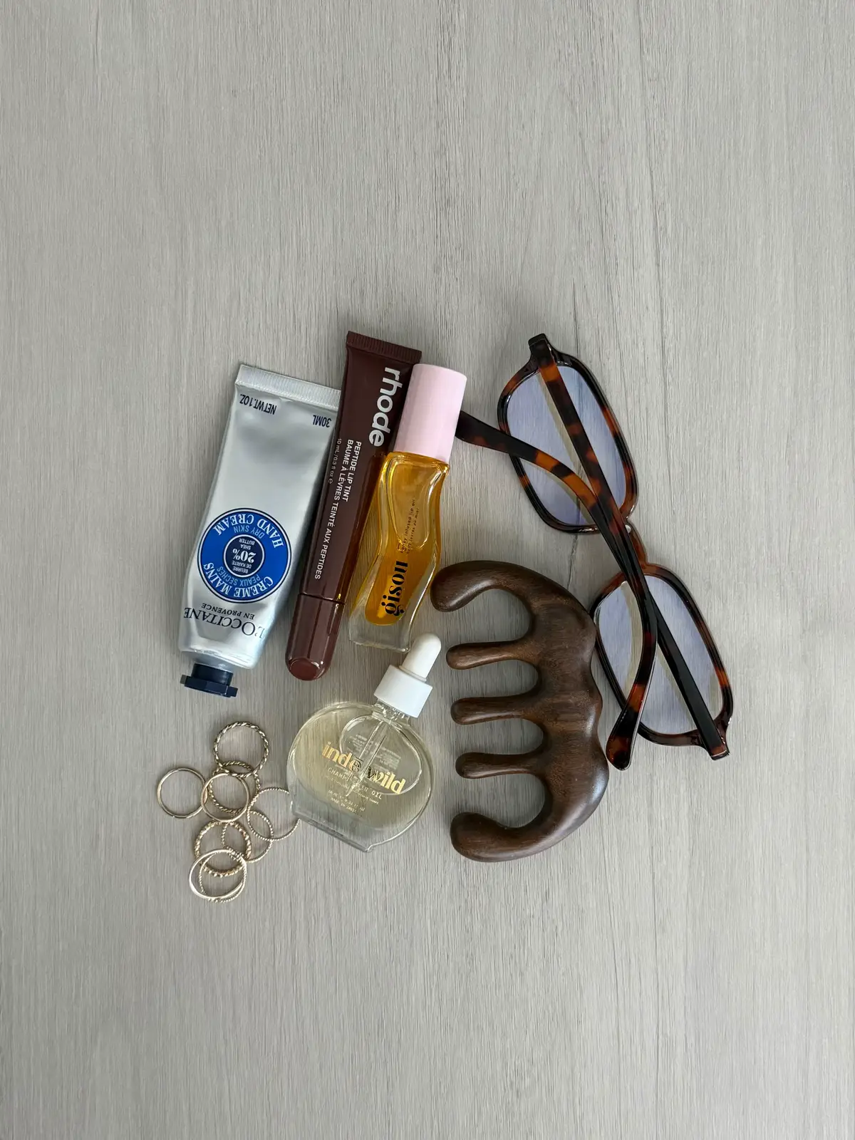 fall girl essentials 🧸 #girlythings #girlygirl #essentials #pinterestaesthetic 