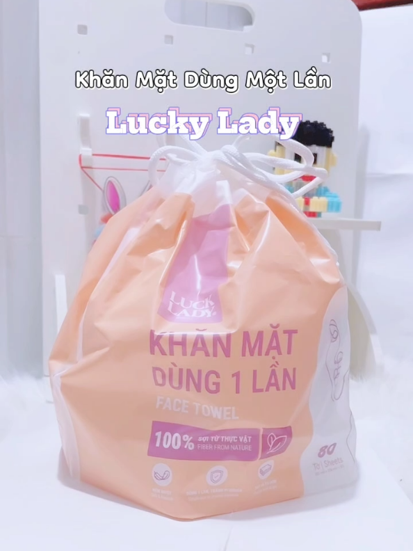 - Khăn mặt dùng một lần Lucky Lady dạng túi rút khoán khuẩn, bảo vệ làn da phụ nữ hương tự nhiên, túi 80 tờ. #khanmatdungmotlanluckylady #khanmatkholuckylady #LuckyLady #tapxaykenh2025 #bechenthichunbox 