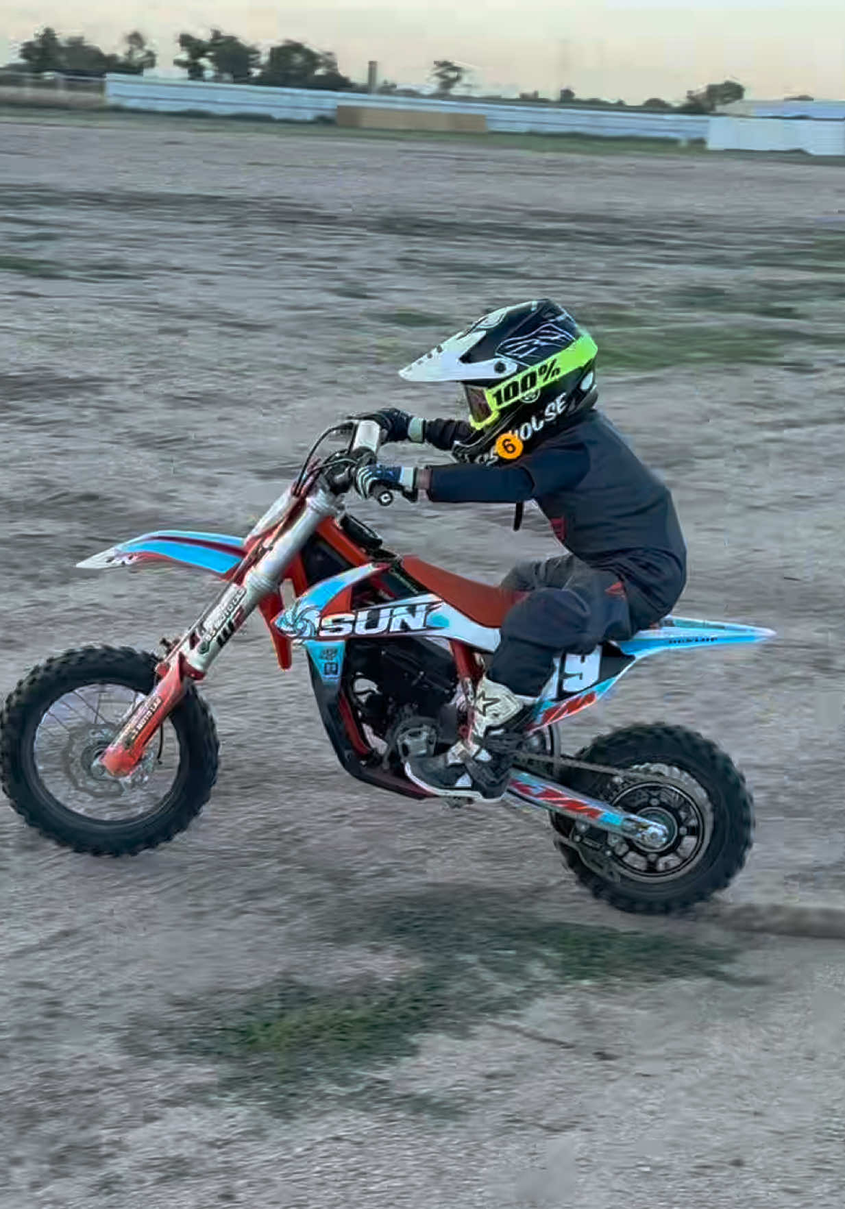 just a lil 6 year old who wants to be @Haiden Deegan so bad  #fyp #kidswhoride #dirtbikekidz 