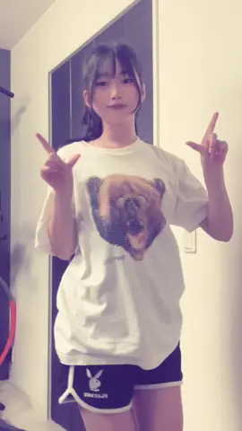 これ踊ってる海外のお姉さん綺麗すぎる。 #fyp  #12  #中2  #ダンス 