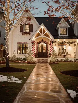 Welcome to the sweetest house on the block 🍭🎅🏼 #CandyCaneChristmas #OutdoorChristmasDecor #christmas #christmasdecorations #decor 