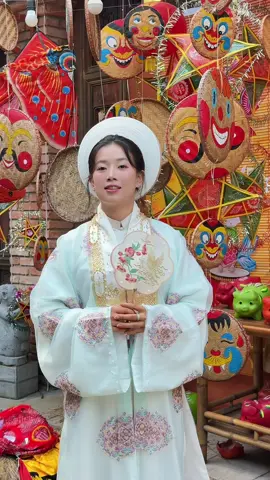 Một mùa trung thu ấm áp nữa lại về!❤️Những ngày này nhìn trống mua lân, đèn trung thu các bạn nhỏ xách chạy ngoài đường tuổi thơ lại ùa về ký ức thật đẹp ạ!😍😍😍 Thu Phương mến chúc gia đình tiktok anh chị cô chú sẽ có một mùa Trung thu 2025 vui vẻ- hạnh phúc- ấm áp tình thân!🥰🥰🥰