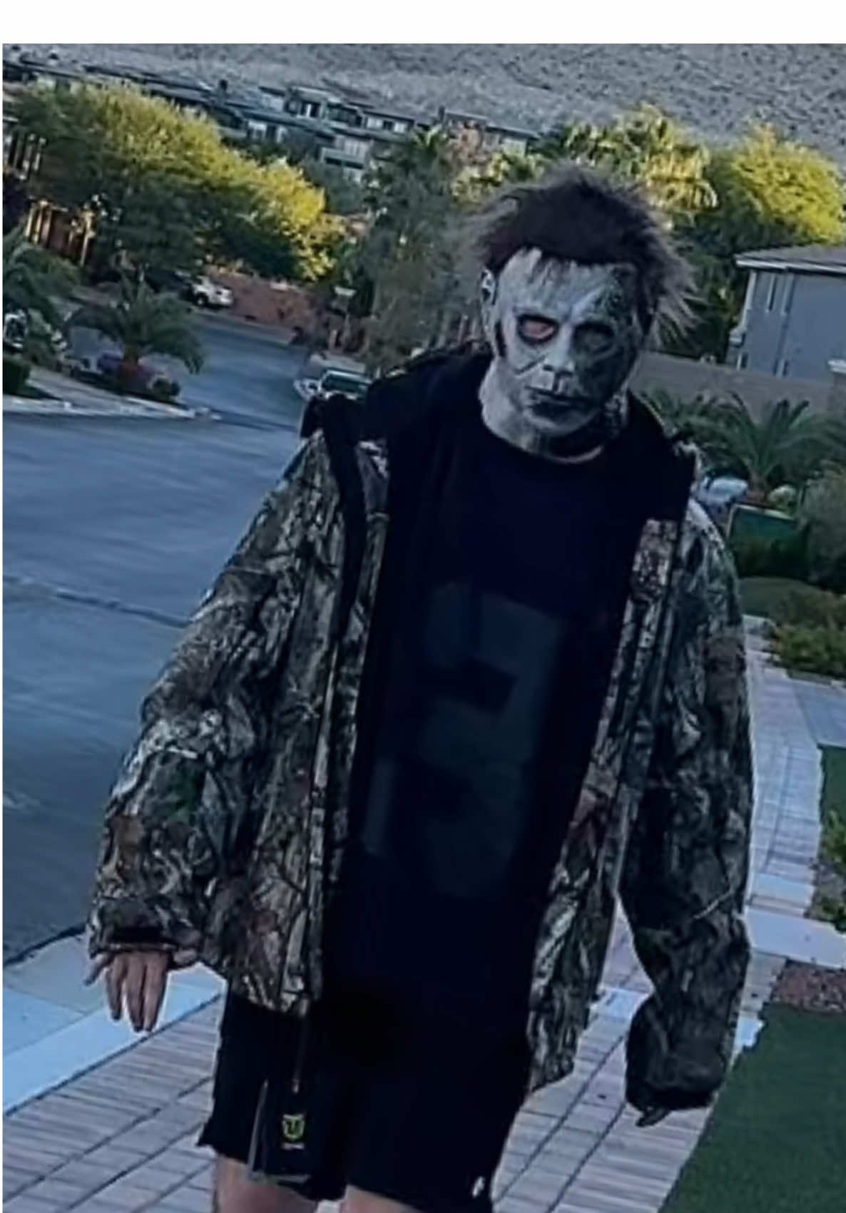 Where is everyone..? 👀👀👀👀👀#tiktokshopcreatorpicks #tiktokshopfalldealsforyou #Halloween 