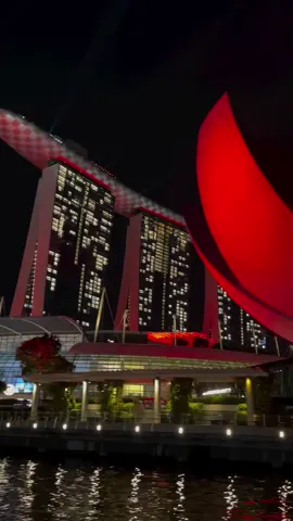 04.10.2025. F1 Qualifying Day in Singapore. 🇸🇬 🏎️The top three in Qualifying at the 2025 Singapore GP were: 	1.	George Russell (Mercedes)  	2.	Max Verstappen (Red Bull)  	3.	Oscar Piastri (McLaren)  #singapore #f1 #formula1 #racing #car    
