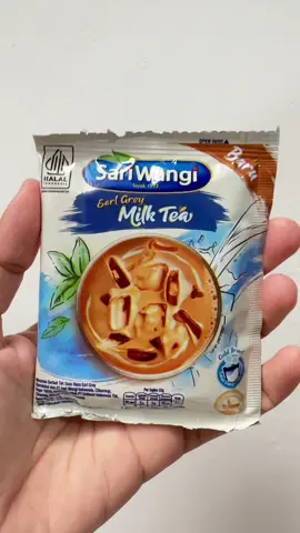 Sariwangi ngeluarin rasa baru! Wajib dicoba karena rasanya mirip restoran pancake 🤗 Jadi bisa nge-chill di rumah 🫶 #earlgrey  #earlgreymilktea  #sariwangi  #tea  #milktea 