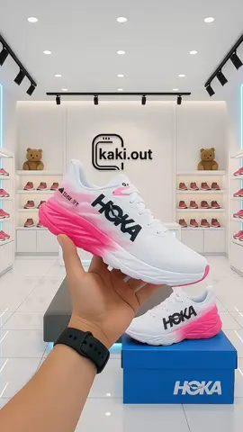 Langkah ringan, gaya keren — sepatu HOKA siap temani harimu! 👟✨ Deskripsi: Sepatu HOKA original dengan desain modern dan nyaman dipakai seharian. Terbuat dari bahan kulit sintetis berkualitas, outsole Pailon yang empuk, dan ukuran normal sesuai kaki. Dibuat di Indonesia dengan pilihan ukuran 37–40 (23–25 cm). Bonus kaos kaki gratis di setiap pembelian! 🎁 #sepatuwanita #sepatusport #hokasneakers #ootdstyle #sepatuoriginal