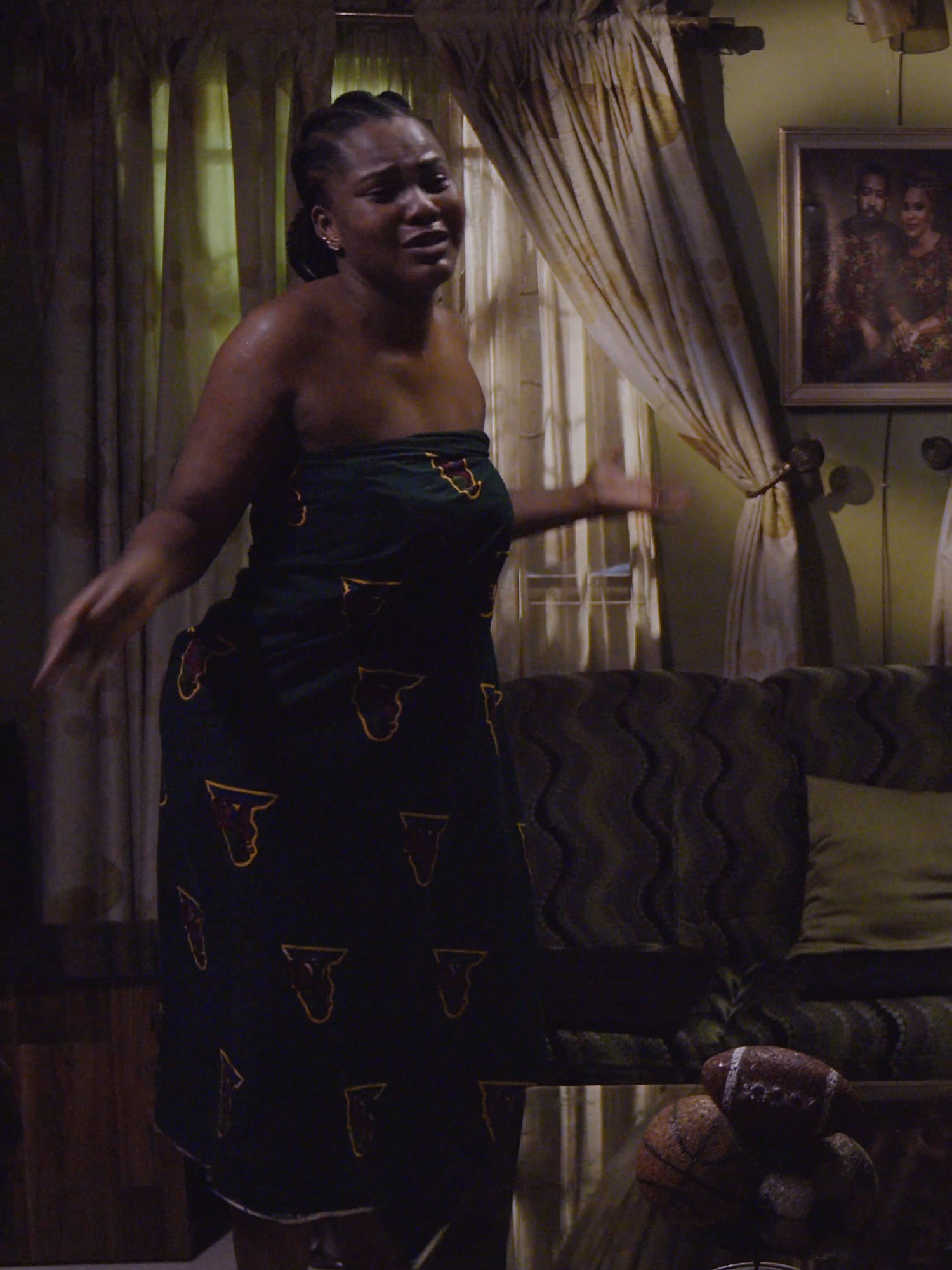 Ichaka be calming down, go back to your mountain... Watch: My wife My Property On Frederick Leonard Tv PS:This age does not support violence #sarianmartin #sarianmartinarmy #frederickleonardtv