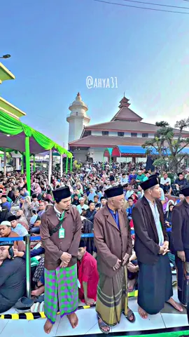 Haul tuan syeih abdul qodir aljaelani , sekaligus zikir terpimpim oleh guru besar abuya tohawi romli #haul #haultuansyehabdulqodiraljaelani #abuyauciturtusi  #cilongokpasarkemis 