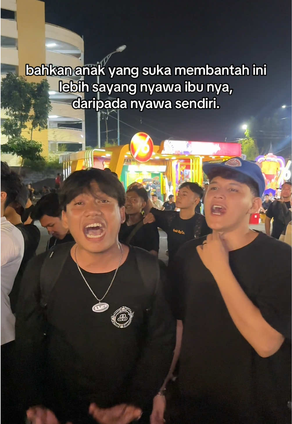 tidak ada satupun wanita terbaik selain ibu @rafiiamanggss #yuskyinheremasszeh 