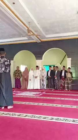 ntah terbuat dr apa hatimu kak, sampei rela mengantarkan suamimu menikah lagii dgn perempuan lain🥲🥲