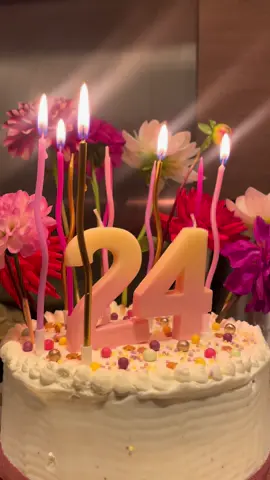 Une année de plus 🕺 #anniv #birthday #anniversaire #gateau 