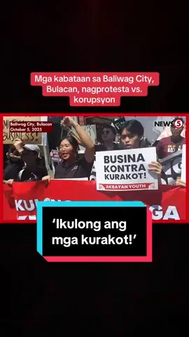 ‘DPWH! KORAP! KORAP! KORAP!’ ‘Yan ang sigaw ng mga nakiisa sa kilos-protesta laban sa korupsyon sa flood control projects sa Baliwag City, Bulacan ngayong Linggo, Oct. 5. Nagsuot ng bonnet at diaper ang ilan sa mga raliyista bilang simbolo ng kanilang pagkondena sa mga “nepo baby.