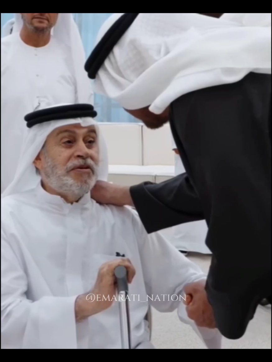 كاد المعلم أن يكون رسولا ..  #يوم_المعلم_العالمي 