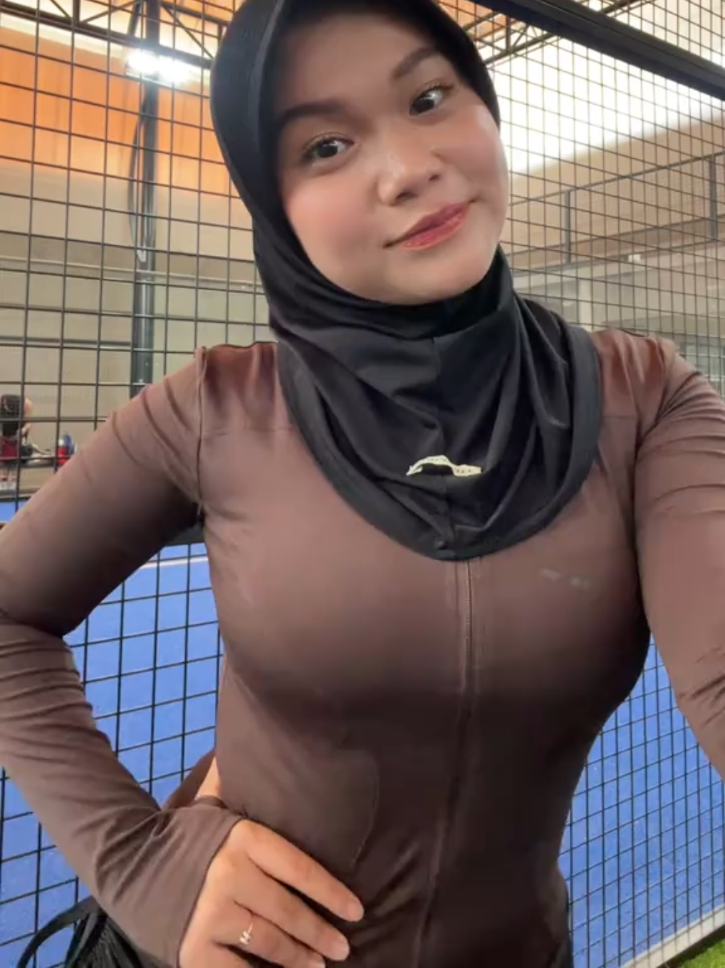 cr : strawbygrl #hijabolahraga #joggingoutfit #fyp 