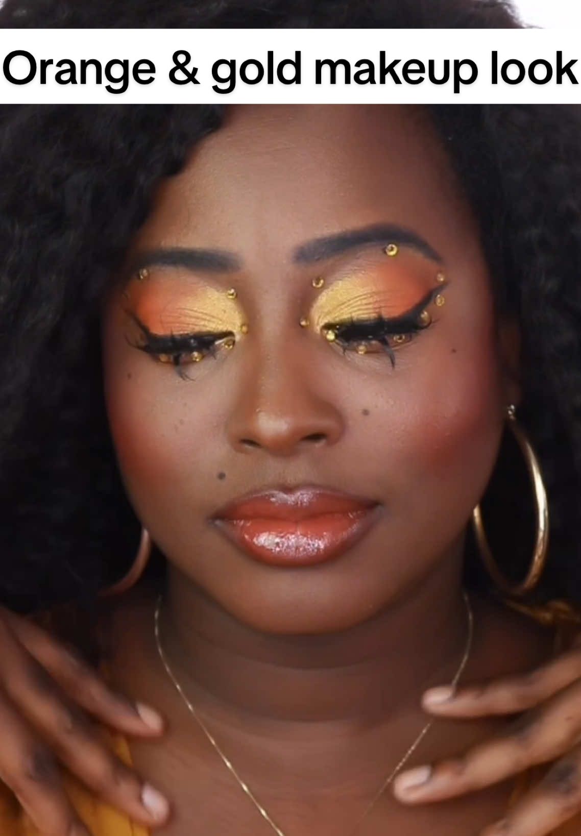 This makeup transition is insane!! Thanks for the Inspo @ @JAMES   #makeuptransition #glamtransition #darkskinmakeup #makeuptranformation #makeupideas 