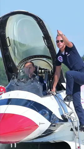 American Thunderbirds 🇺🇸- 2025 #airfoce #tiktokusa🇺🇸 #🇺🇸 