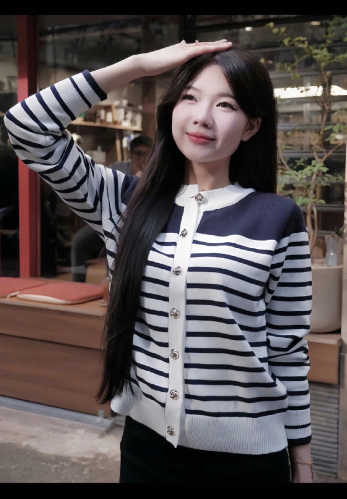 Khoác cardigan xinh qué #aolenkieu #aothudong #khoaccardigan #cardigan#htique @HTIQUE 