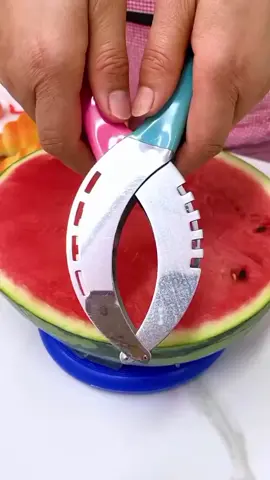 🇺🇬🇺🇬25,000ugx🇺🇬🇺🇬 Watermelon slicer ☎️07.75.30.70.70 or 07.44.30.70.70 #Watermelone #Slicer #ugandatiktok🇺🇬 #mtindohomecenter #fyppppppppppppppppppppppp 
