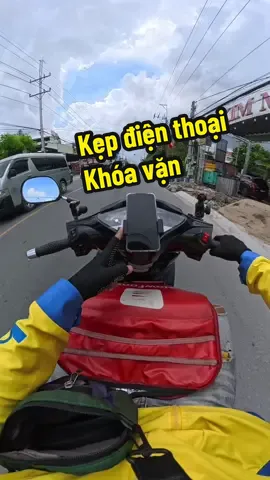 Kẹp điện thoại khóa vặn. Tiện mà chắc chắn #kepdienthoaixemay #kepdienthoai #kepdienthoaiganxemay #shipper #shipperthocon 