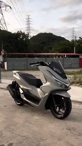 แค่นี้ก็หล่อแล้วป่ะ#pcx2025 #pcxเทาแลมโบ #pcx160 