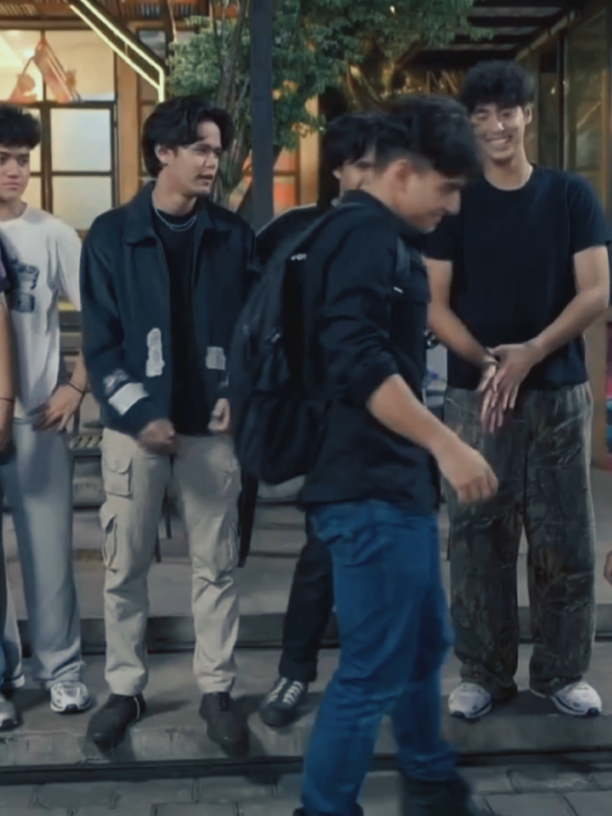 Cie cie Harqeel, pasti mereka menggatal di depan anak anak 9 ilmu, Aqeela bertemu mama slay, itu mama kandungmu qeel,dan alurnya mereka lagi mempersiapkan mental Aqeela sebelum bertemu ortu kandungnya, jgn lupa nonton Asmara Gen Z sore ini jam 16.55 wib di SCTV #sctv #asmaragenz #aqeelacalista #harryvaughan #harqeel 