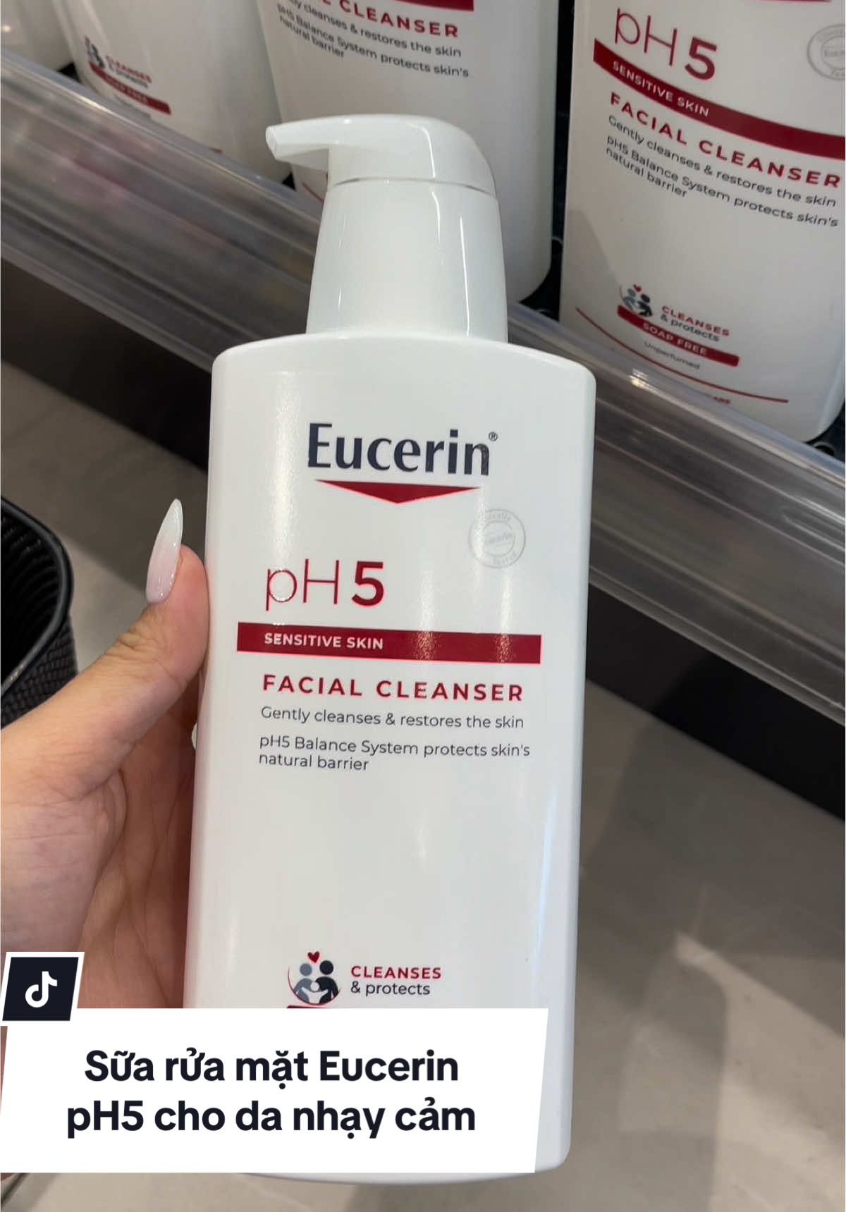 Sữa rửa mặt Eucerin làm sạch dịu nhẹ phù hợp mọi loại da kể cả da nhạy cảm, là một thương hiệu nổi tiếng của Đức #eucerin#suaruamatchodanhaycam#facialcleanser#skincare#suaruamat  