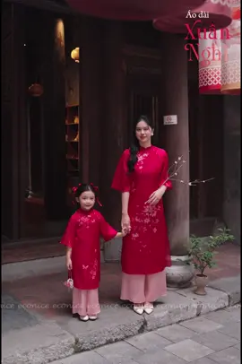 Áo dài Xuân Nghi cho mẹ và bé #aodaicachtan #aodaimebe #aodaibegai #econice 