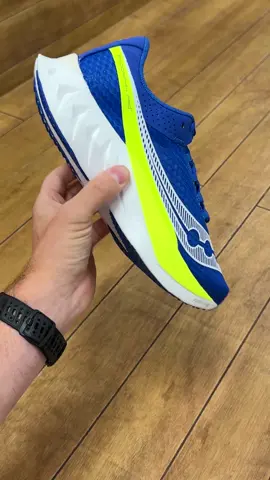 The Saucony Endorphin Pro 4 gives you race day speed with a responsive midsole 'pop' and a full length carbon plate. Designed to help you turn running goals into running achievements. 👌 Get yours today from Pro Direct Running. #runningshoes #saucony #prodirect #Running