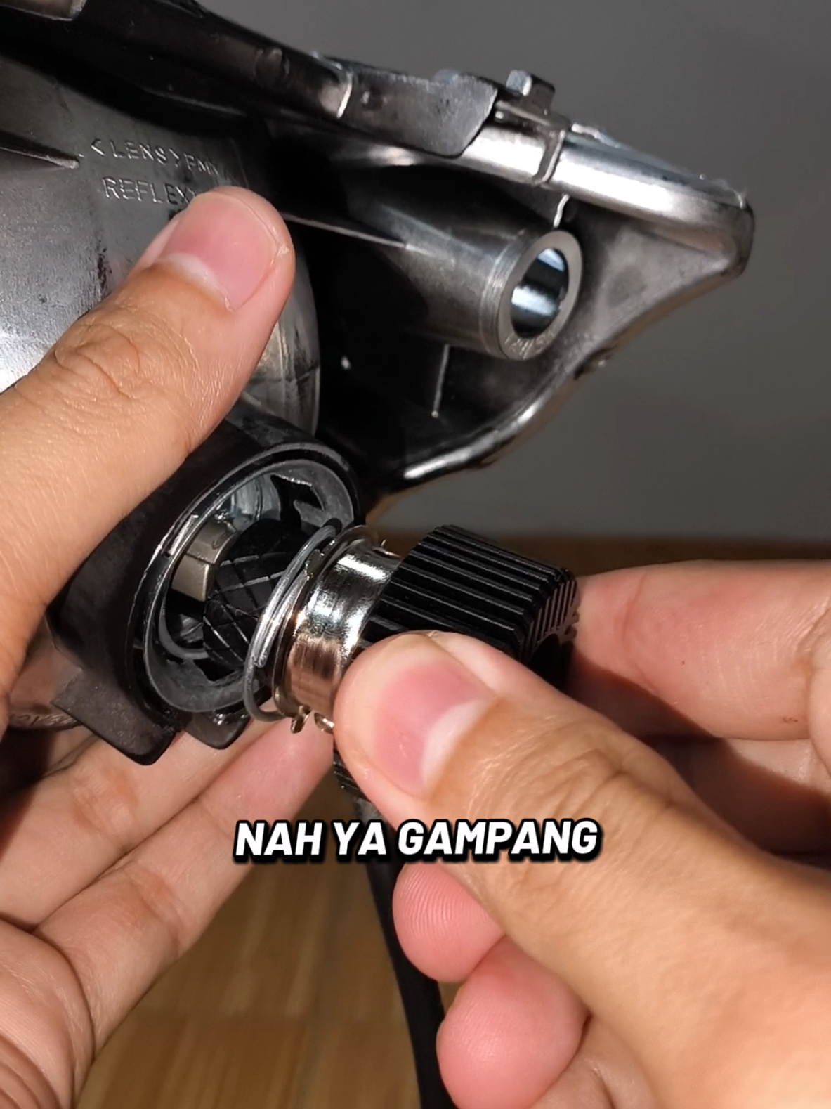 Vinyx Z1 lampu biled kecil untuk semua motor dengan lampu bawaan bohlam halogen soket H6, mudah dipasang, tanpa coak, tanpa ribet  #vinyxz1 #minibiledh6 #lampumotor #Lampumotor #lampuledmotor 