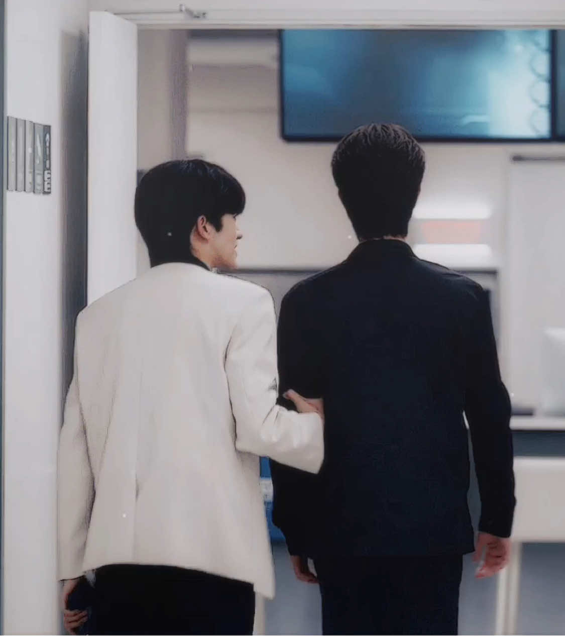 chaos edit cuz i’m pretending that this series wouldn’t end next week.. // #chinesebl #abodesire #omegaverse #bl #edit huayong and sheng shao you edit | scp nobascene 