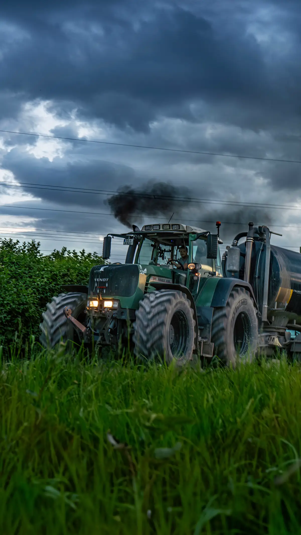 Grün rot bis zum Tod 🙂‍↕️ #fendt #agrarfotografie #landwirtschaft #wallpaper #waffenschmiedemarktoberdorf 