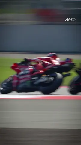 “Sayang banget, Marc jatuh lagi di Mandalika… sirkuit ini memang nggak bersahabat sama dia 😔🏍️” #MotoGP #IndonesiaGP #ducati #mandalika 