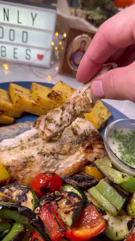 Nu fi mofturos, fii pofticios, Pește bun si fructe de mare din cherhana urbană, gustos și sănătos! La Victorița Pescărița — gust divin, Pe Andronache 17, vii și zici: așa ceva n-am mai mâncat….e sublim ! Ți-e poftă de pește, dar n-ai chef de drum? Glovo, Bolt, Wolt — ajung la tine oricum! Sau vii și ridici, direct din locație, Gust pescăresc, fără complicație! 📞0764.400.437 🐟🔥🍽 #CherhanaUrbana #fructedemare #Peste #Fish #Seafood   