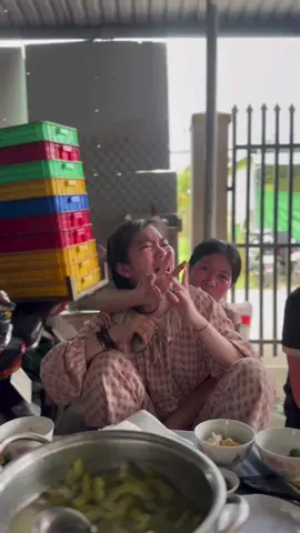 Khóc luôn rồi 🥲 hong ai uống bả chờ ly 🤣🤣#xuhuong #giaitritiktok #xuhuongtiktok #fyp #suanongkcntanhuong 