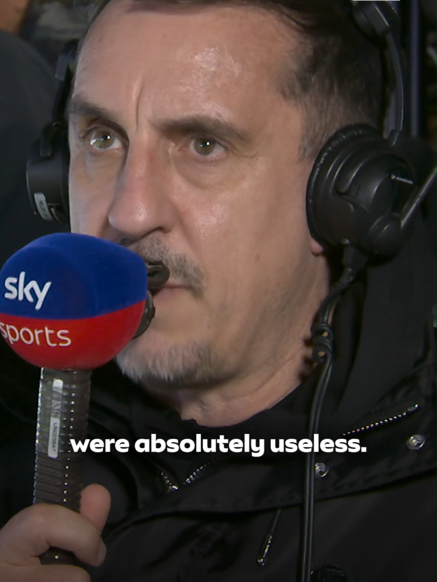 Gary Neville criticises Liverpool's attack and midfield after Arne Slot's side suffered a third straight defeat in a 2-1 loss at Chelsea. #neville #liverpool#chelsea #PremierLeague