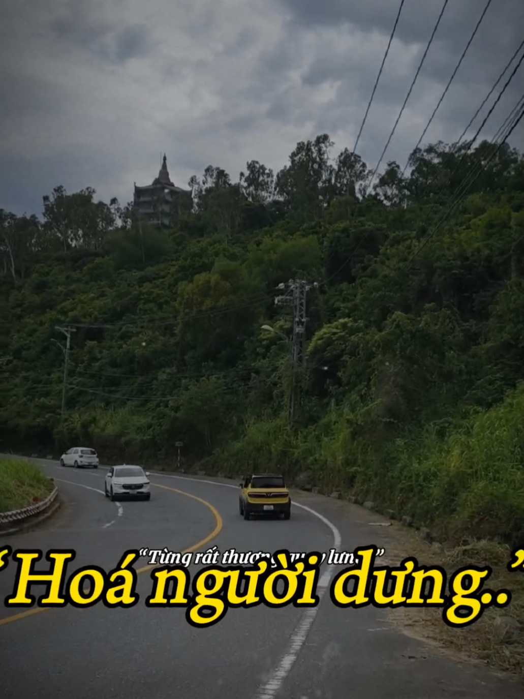 Ai cũng có lí do để rời xa chúng ta, tội nghiệp mình còn ôm xót xa....