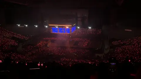 Excuse for the scream, but look at the intro 😩✨ I LOVE IT #TWICE_THISISFOR_IN_BULACAN #thisisforconcert #twiceconcert #ONCE 