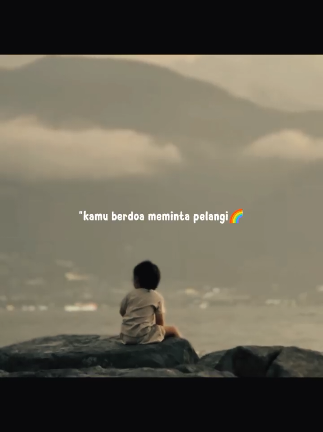 kau berdoa meminta pelangi, tapi ketika hujan membasahi mu, kamu malah berkeluh kesah🤷‍♂️#story #katakata #berdoa #fyppppppppppppppppppppppp #rdn🎭 