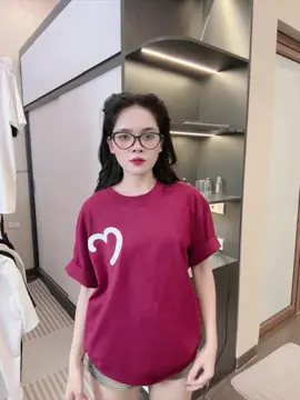 Một con áo phông đẹp cỡ này… hạt rẻ như này.. không săn ở đây thì săn ở đâu???👇🏻#aophong 