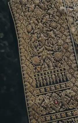 This is a Khmer traditional shawl (Sbay) used for wedding ceremonies.🇰🇭 This is originally from the Khmers 🇰🇭✨✅. 🪷The Thais 🇹🇭 ❌are merely imitators of the Khmers #KhmerCulture 🇰🇭 #KhmerWedding #SbayKhmer #CambodianTradition #KhmerHeritage