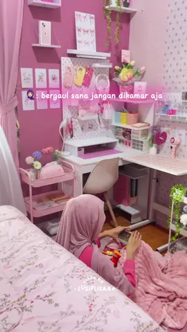 gamauuuu, mager bgt hehe🙏🏻 #kamarpink #kamaraesthetic #pinkroom 