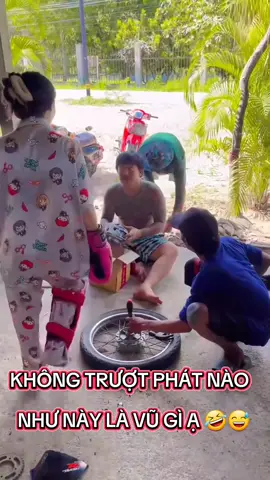 Sư Tử Nó Cắn Không Trượt Phát Nào Luôn 