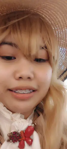 My energetic ass yesterday cosplayed as Nashatra, and riding the carousel like 😭 #robloxcosplay #frozensoul #DreamGame #nashatradreamgame #fyp 