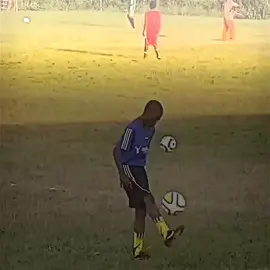 Who knows whose son this is? 😨🔥#skills #footballtiktok #foryour #soccertiktok #viralvide 