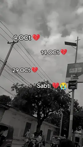 halmalin sabti ah ayee dhacayn qaraxyadaan 😭💔#somalitiktok #foryoupage #veiws #fyp 