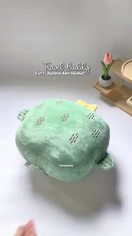 Senang bawa travel ceni tak perlu dah bawa selimut dan bantal asing! 😋💖✨🕊️   #pillowblanket #bantalselimut #plushies 